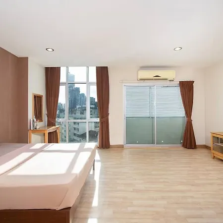 181 Ekkamai Minimal Studio Apartment Bangkok Exterior photo